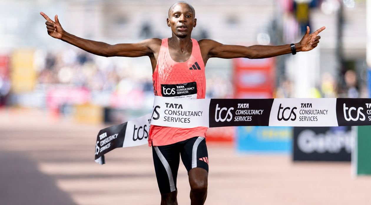 Sabastian Sawe celebrates winning the London Marathon 2026 in a world record time of 1:59:30, the first official sub-2 hour marathon in history