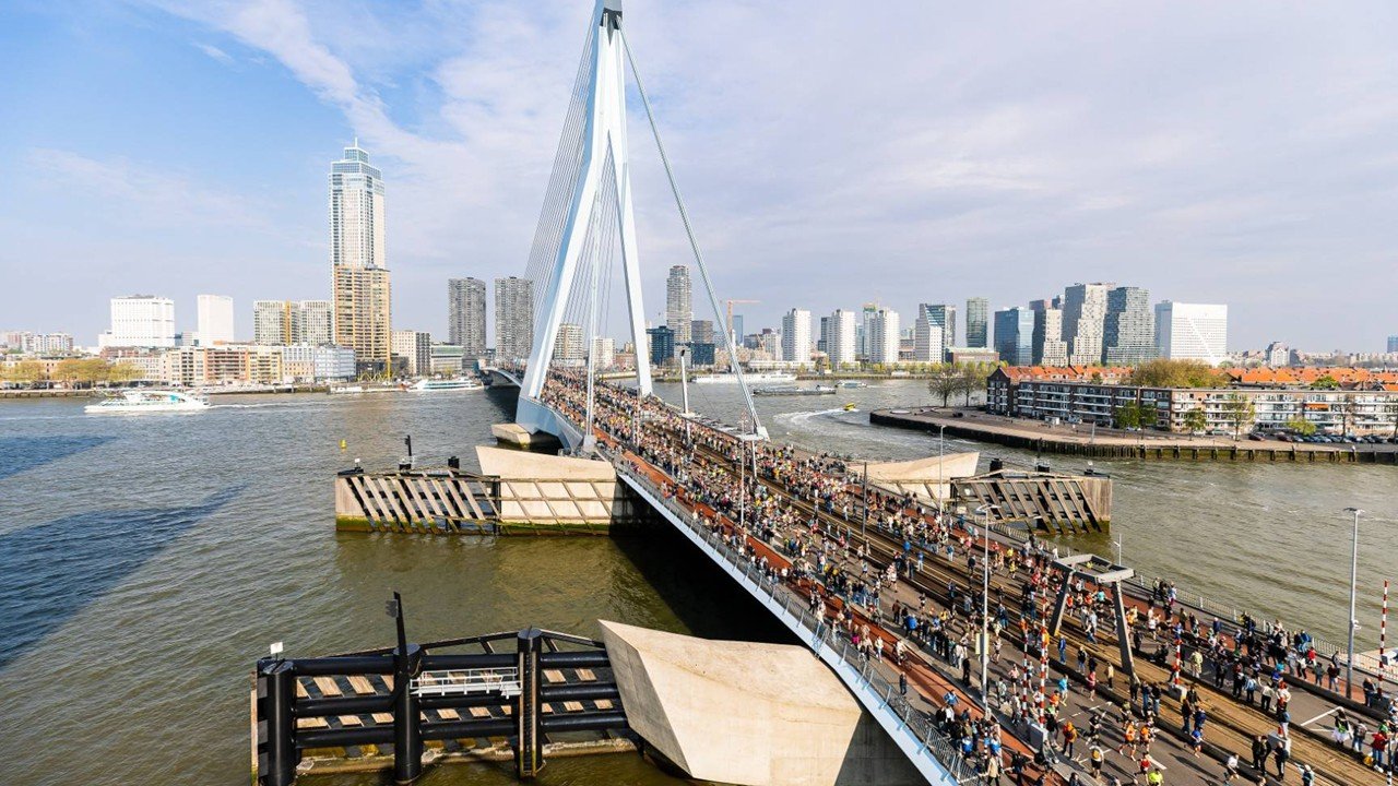Runners racing through Rotterdam city centre during the NN Marathon Rotterdam