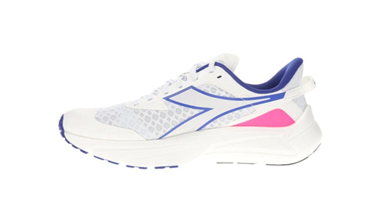 Diadora Frequenza men's running shoes in white with blue overlays and pink heel accent, lateral view