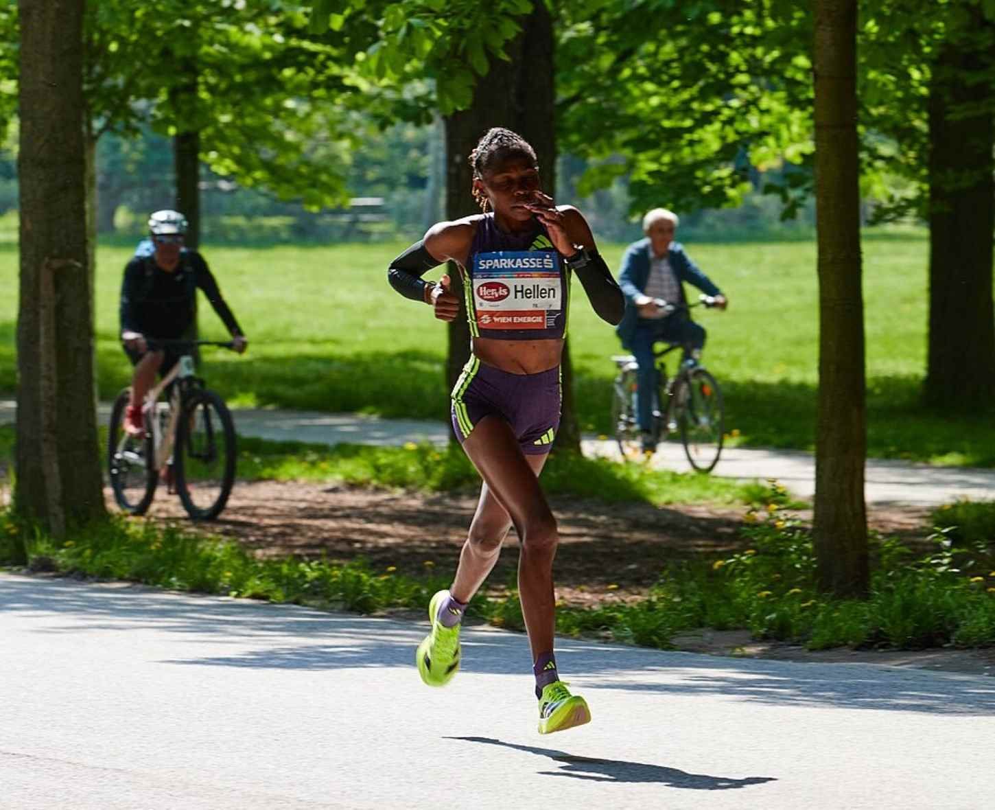 Hellen Chepkorir running at the Vienna City Marathon 2026