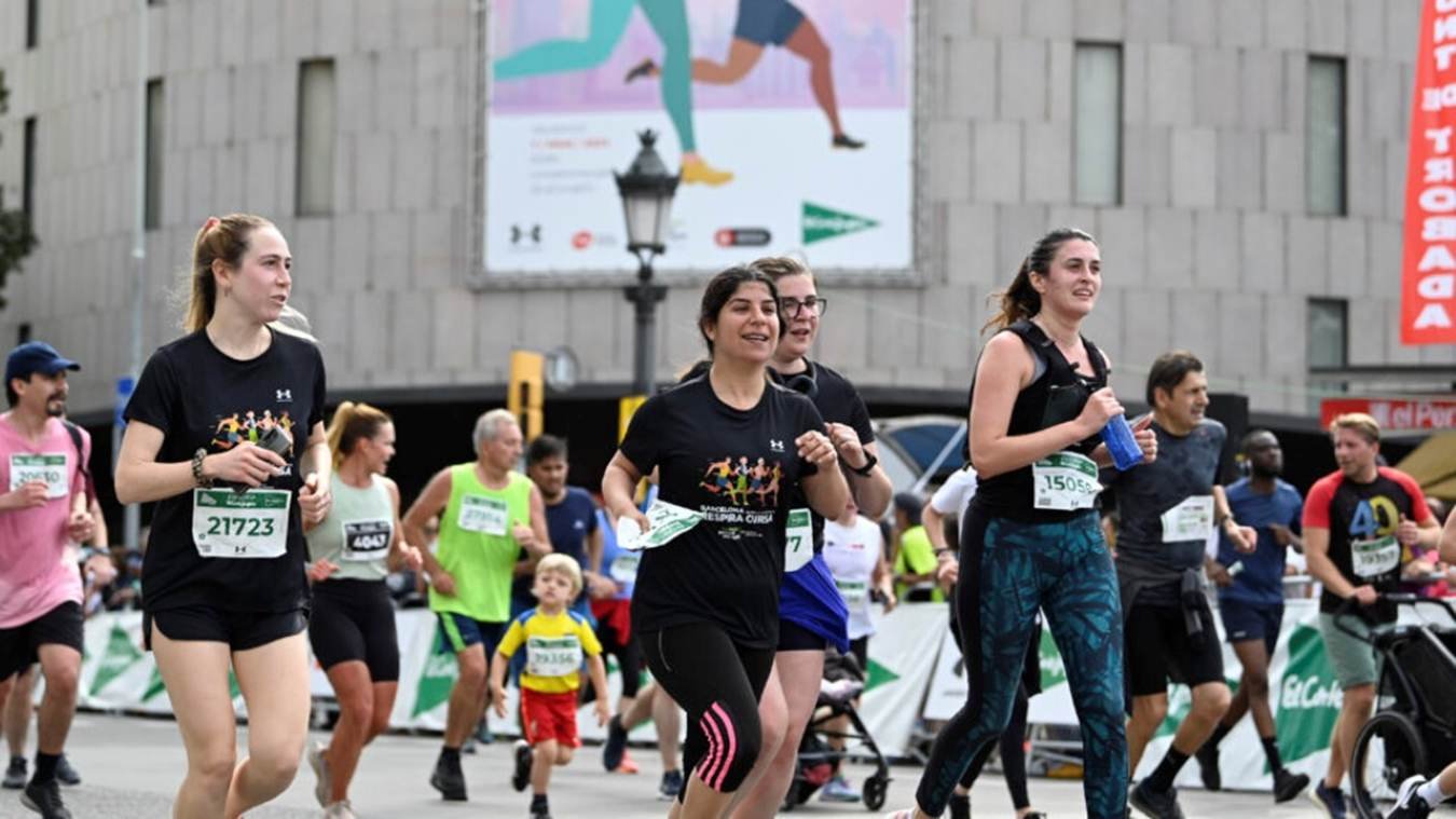 Thousands of runners filling the streets of Barcelona during the Cursa El Corte Inglés, Europe's largest free 10K road race